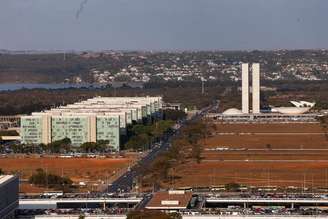 Prática adotada pelo governo impede acesso à íntegra de mais de 16 milhões de documentos de todos os ministérios.