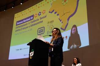 A primeira-dama Janja durante cerimônia de abertura da Semana Nacional de Enfrentamento à Violência Sexual contra Crianças e Adolescentes, realizada na manhã desta segunda-feira, 19, em Brasília.