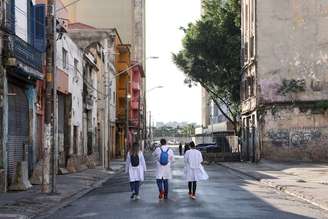 Rua dos Protestantes, via na região de Santa Ifigênia que abrigava o fluxo, tem ficado vazia pelo menos desde o último dia 10