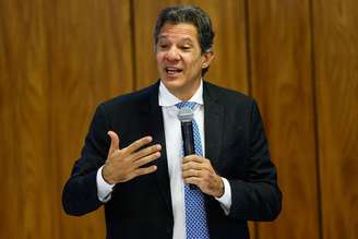 Haddad disse ainda que não discutiu hoje com Lula sobre o ressarcimento de aposentados e pensionistas do INSS que sofreram descontos indevidos em seus benefícios