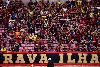 Torcida do Sport na Arena Pernambuco. 