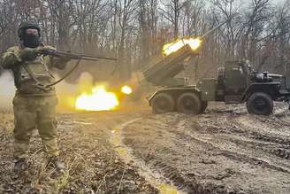 390 prisioneiros russos e ucranianos voltaram para casa nesta sexta