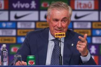 Ancelotti durante coletiva após sua primeira convocação para a seleção brasileira