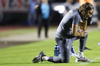 Zubeldía, treinador do São Paulo (Photo by Miguel Schincariol/Getty Images)
