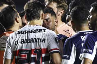 Bobadilla discute com Navarro