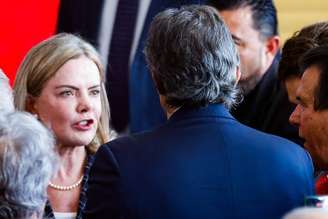 Segundo Gleisi, é pior manter medida diante de um erro do que recuar