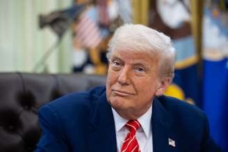 Trump aumentou tarifas contra importações de aço e alumínio de 25% para 50%