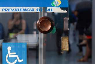 Escândalo de descontos irregulares da Previdência Social impacta imagem do governo Lula