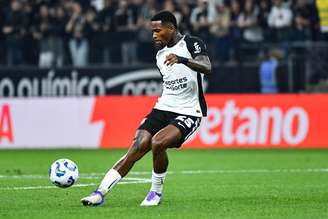 Cacá em ação pelo Corinthians