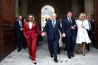 Lula e Janja são recebidos por Macron e Brigitte na França
