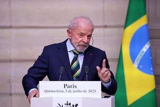 Presidente Lula concede coletiva de imprensa na França