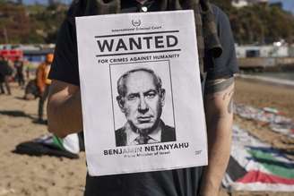 Cartaz mostra o rosto do premiê israelense em manifestação pró-Gaza
