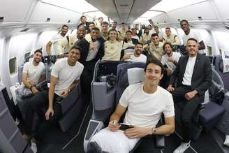 Delegação do Fluminense em viagem para os EUA, onde disputará o Mundial de Clubes