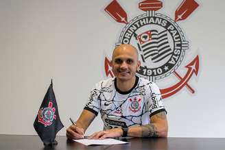 Fábio Santos quando era jogador do Corinthians