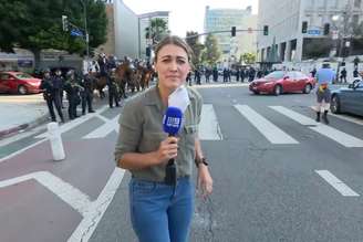 A repórter australiana Lauren Tomasi, correspondente nos Estados Unidos da Nine News, emissora afiliada à CNN, foi atingida por um tiro de bala de borracha da polícia enquanto cobria um protesto