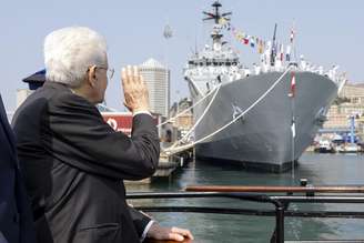 Mattarella recebe Amerigo Vespucci em Gênova