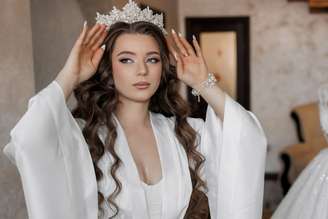 Os penteados geométricos são a escolha perfeita para as noivas inovarem o visual