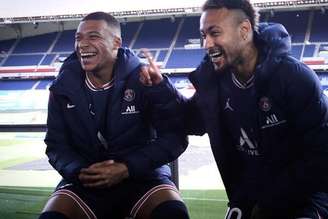Nasser Al-Khelaifi celebra a vitória do PSG na UEFA Champions League –
