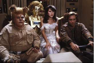 Dirigido por Mel Brooks e lançado em 1987, 'S.O.S. - Tem um Louco Solto no Espaço' satiriza a franquia 'Star Wars'