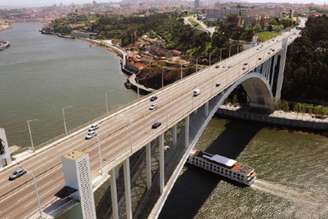 Corpo de adolescente morto em desafio foi encontrado embaixo de ponte Arrábida, no Porto