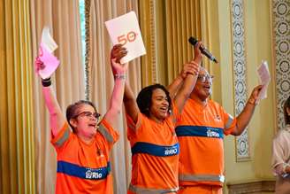 As garis e escritoras Maria da Graça Pimenta Ribeiro, a Gracinha, ao lado de Bruna Gomes e Valdeci de Souza Boareto.