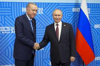 Erdogan e Putin durante encontro dos Brics em 2024