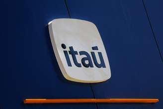 Logo do Itaú em unidade do banco, em São Paulo
06/02/2025
REUTERS/Tuane Fernandes