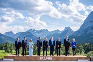 Líderes do G7 posam para foto em Kananaskis, no Canadá