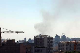 Fumaça após bombardeio israelense em Teerã