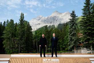 Zelensky e Carney em cúpula do G7 em Kananaskis, no Canadá