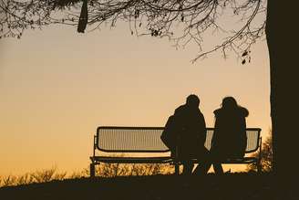 Ciúmes, desconfiança e decepção: como se livrar de emoções que sabotam o amor