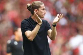 Filipe Luís, técnico do Flamengo, no comando da equipe
