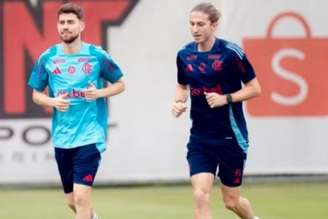 Filipe Luís e Jorginho durante treinamento do Flamengo