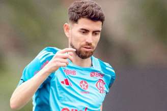 Jorginho durante treino pelo Flamengo