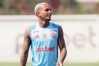 Wesley em treinamento pelo Flamengo