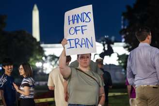 Protesto diante da Casa Branca contra ataques ao Irã