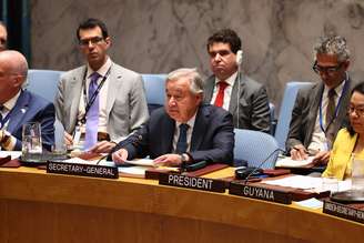 António Guterres, Secretário-Geral da ONU, discursa durante uma reunião do Conselho de Segurança da ONU sobre ameaças à paz e à segurança internacionais, na sede das Nações Unidas, em 20 de junho de 2025, em Washington, D.C. O Conselho de Segurança está realizando uma sessão de emergência para abordar a escalada do conflito entre Israel e o Irã. A reunião foi solicitada pelo Irã e apoiada pela Argélia, China, Paquistão e Rússia. O Secretário-Geral da ONU, António Guterres, deve informar o conselho. As Nações Unidas pediram uma redução imediata da tensão e um cessar-fogo.