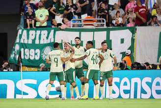 Elenco do Palmeiras celebra gol contra o Inter Miami na Copa do Mundo de Clubes