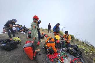 Operação de resgate durou 7 horas no Monte Rinjani