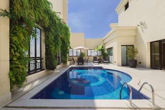 George V Casa Branca: hotel em SP tem rooftop com piscina, parquinho e apartamentos amplos no Jardins