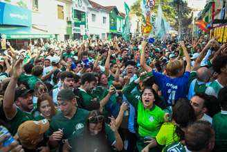 Torcida do Palmeiras acompanhou duelo nos arredores do Allianz Parque 