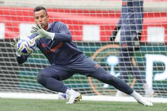 Goleiro Fábio, do Fluminense, em último treinamento antes de enfrentar o Chelsea pelo Mundial de Clubes