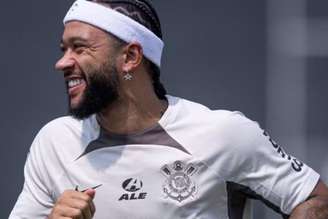 Memphis Depay em ação pelo Corinthians
