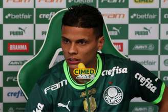 Richard Ríos em coletiva no Palmeiras