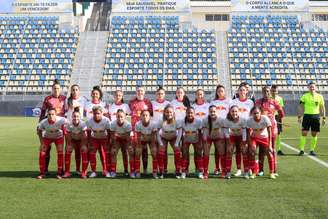 Jogadoras do time sub-20 das Bragantinas. 