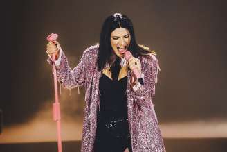 Laura Pausini cantará ao lado de Robbie Williams na final do Mundial de Clubes da Fifa