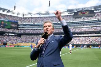 Lendário locutor de boxe, Michael Buffer apresentou times na final da Copa do Mundo de Clubes