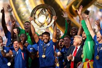 Chelsea ergue taça e se torna primeiro campeão da Copa do Mundo de Clubes
