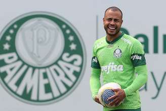 Mayke em treino do Palmeiras