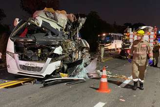 Acidente com ônibus deixou mortos e feridos em rodovia de Goiás